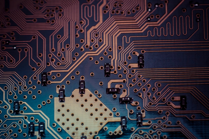 The impact of PCB hole on signal transmission has the following three points