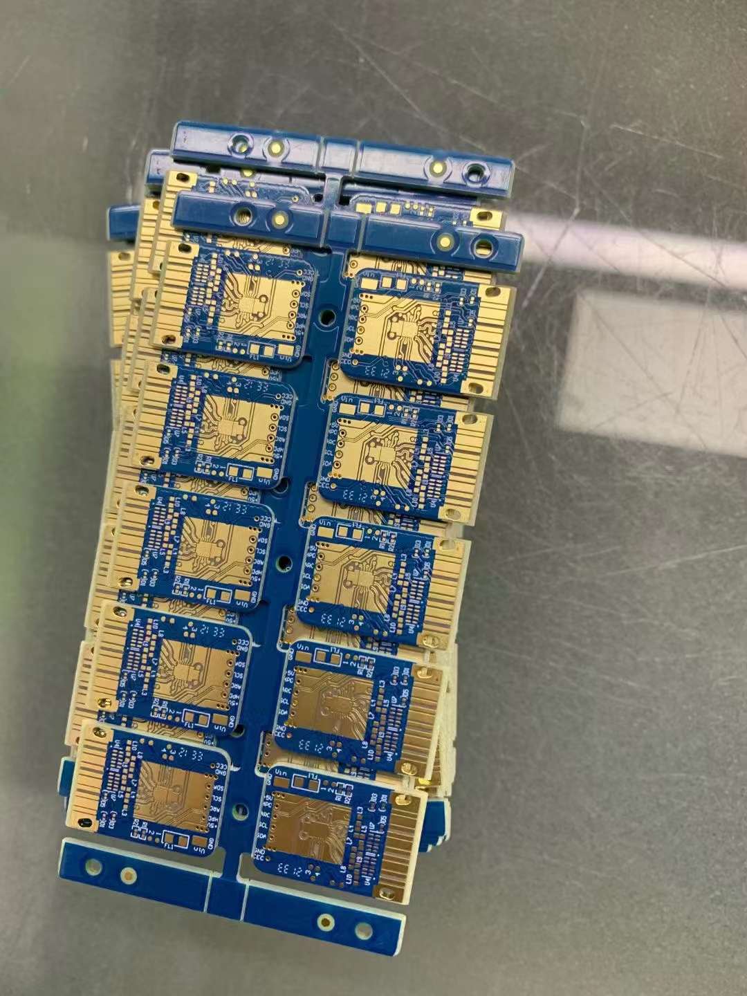 What is the difference between etching the inner and outer layers of PCB?